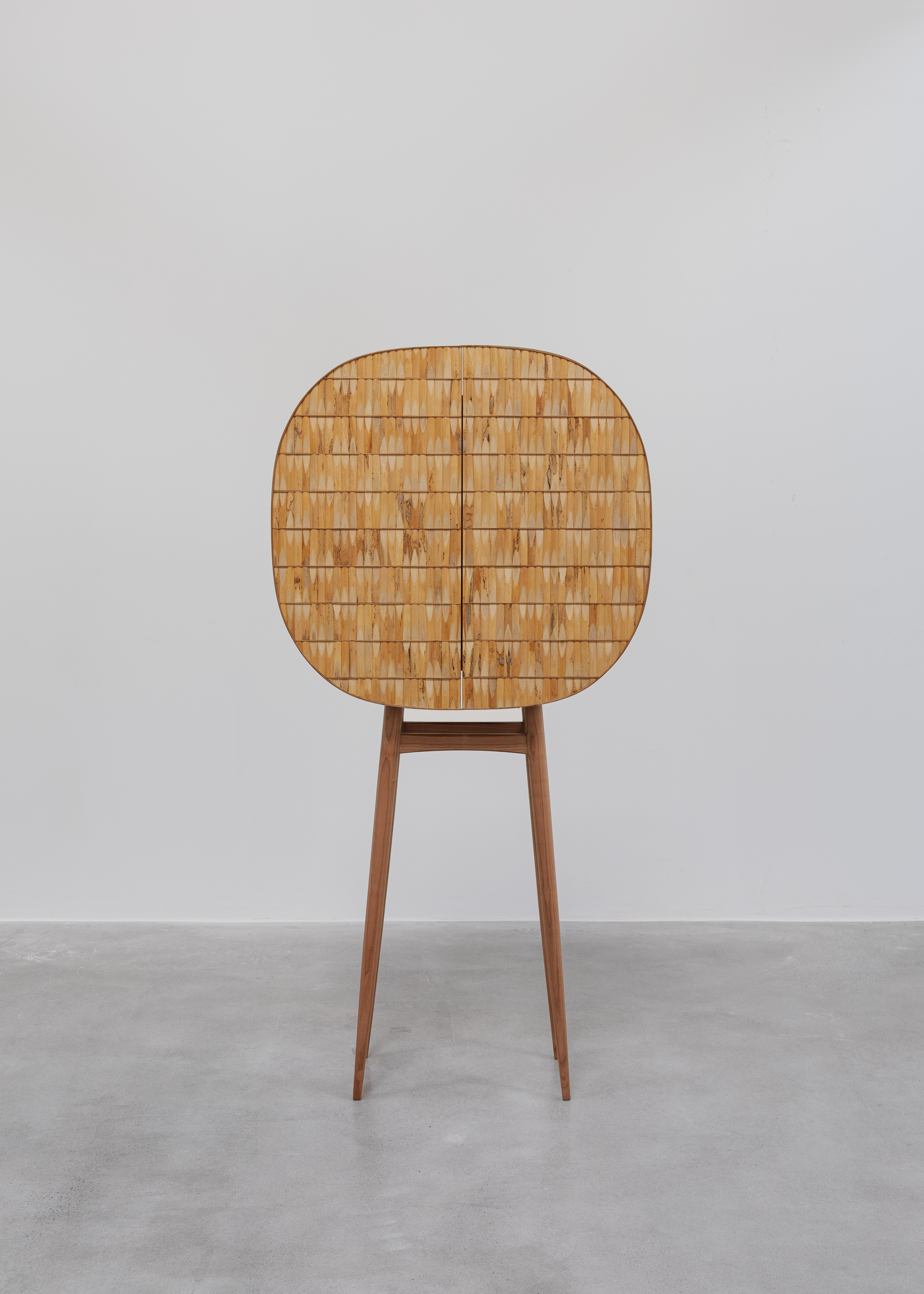 Alto, cabinet
